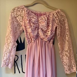 Maternity stretchy dress for a photo shoot